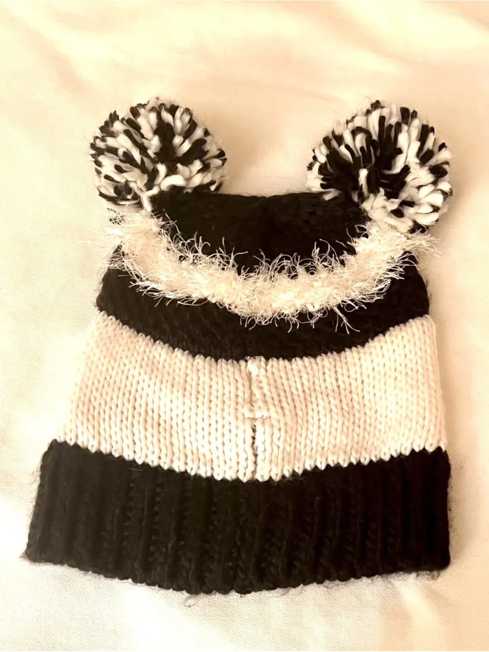 RARE Betsey Johnson Pom Pom Cute Smiley Face Knit Winter Hat